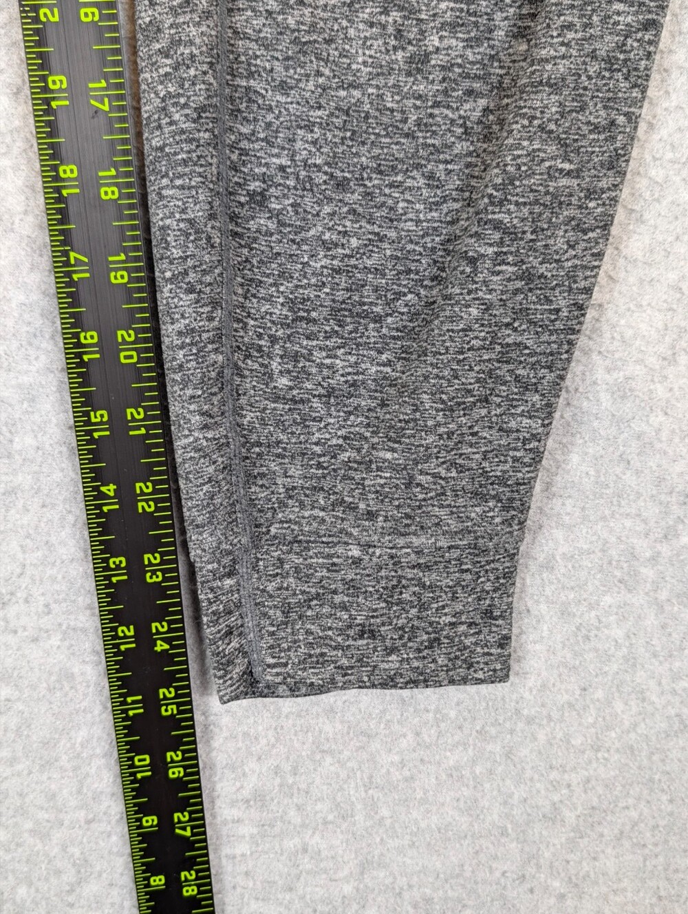 Vuori Performance Joggers Women's Small Gray Dreamknit Sweatpants Lounge VW303 - Picture 5 of 6